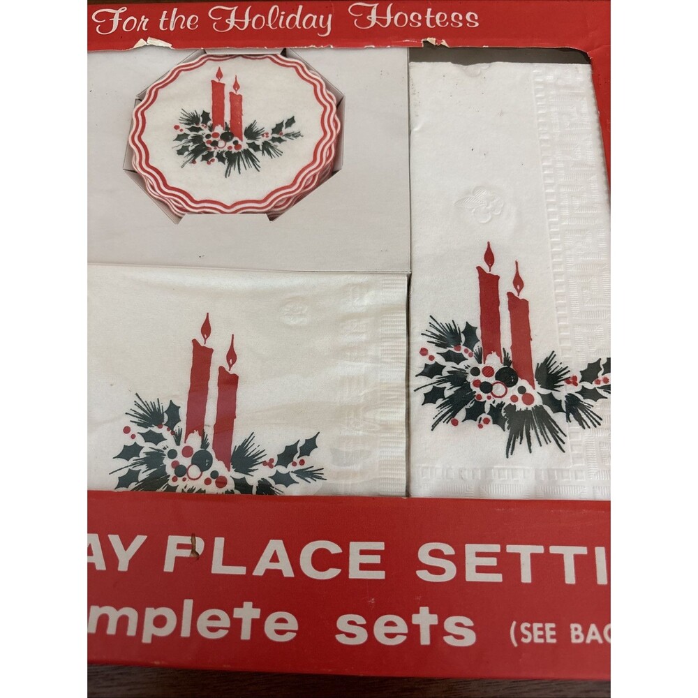 12 Place Setting Hoffmaster Vintage Christmas Holiday Hostess Wreath Red Candle - Picture 2 of 3
